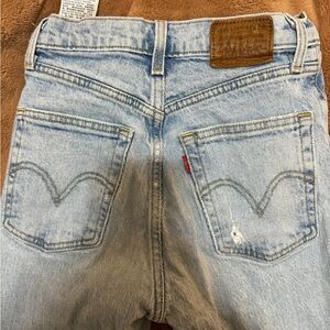 Levi's Premium Ribcage Straight Jeans - Light Blue